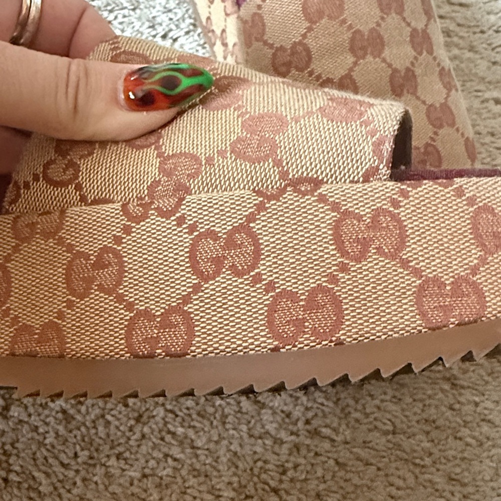Gucci Beige and Burgundy Sandals - Picture 6 of 11